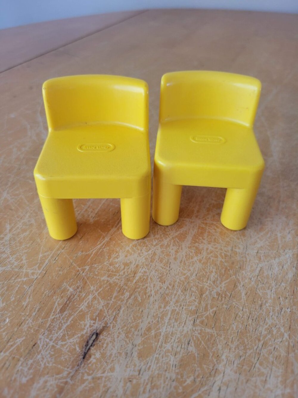 Vintage Little Tikes Dollhouse Furniture,  Kitchen Green Table + 2 Yellow Chairs - Picture 3 of 12